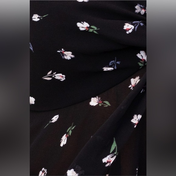 Sweetheart Neckline Floral Blouse Front Tie- Black / White Floral - Picture 5 of 13